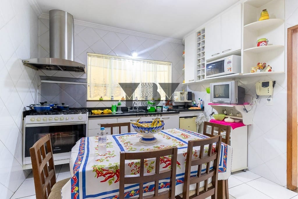 Casa à venda com 5 quartos, 200m² - Foto 27