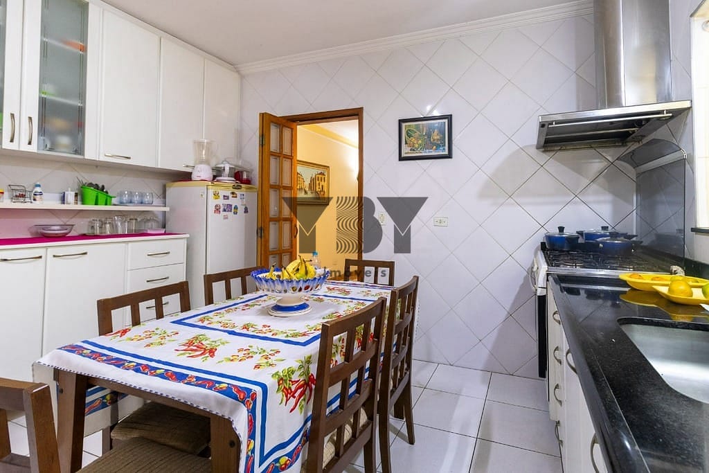 Casa à venda com 5 quartos, 200m² - Foto 29