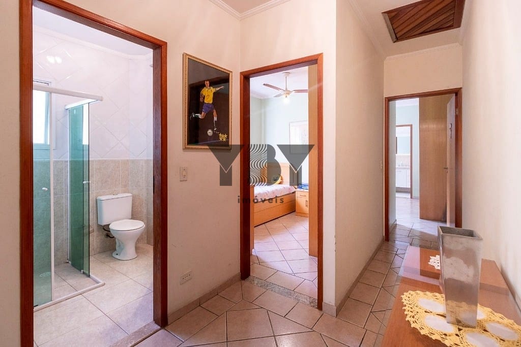Casa à venda com 5 quartos, 200m² - Foto 37