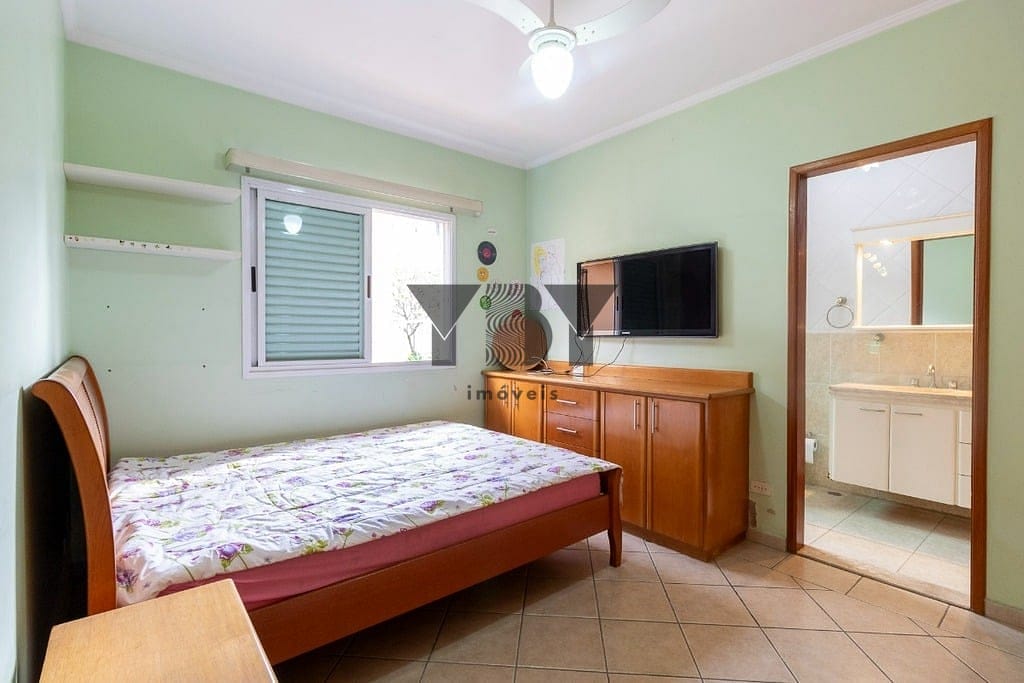 Casa à venda com 5 quartos, 200m² - Foto 7