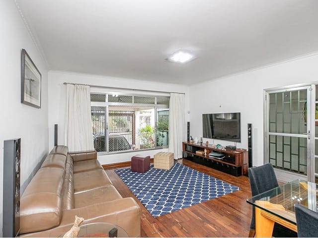 Foto do Casa - Casa à venda 3 Quartos 1 Suite 2 Vagas 173M² Mirandópolis São Paulo - SP | Lares e Andares Imóveis