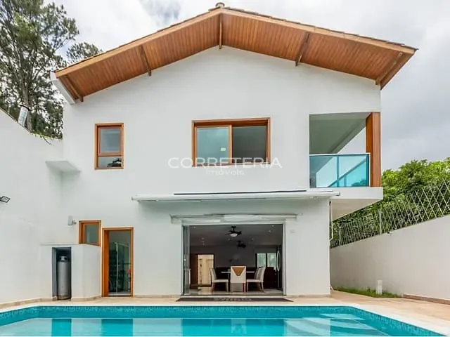 Casa 3 quartos e 5 banheiros, à venda, no bairro Guarapiranga em São Paulo