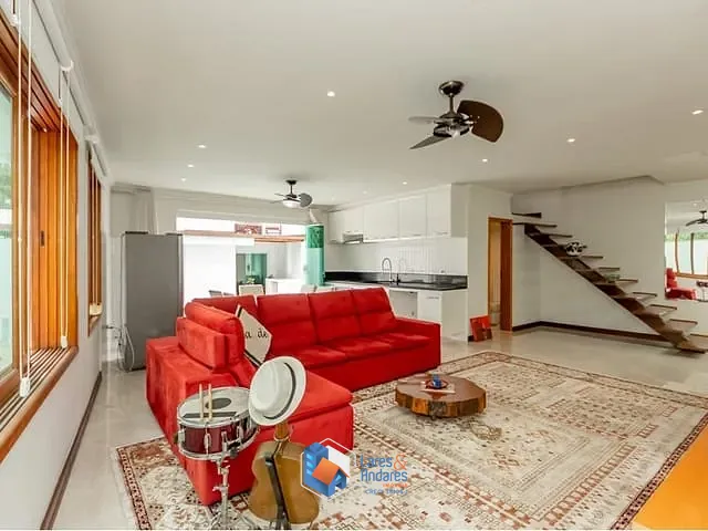 Casa 3 quartos e 5 banheiros, à venda, no bairro Guarapiranga em São Paulo