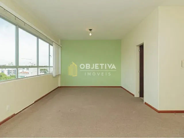 Sala à venda, no bairro Petrópolis em Porto Alegre