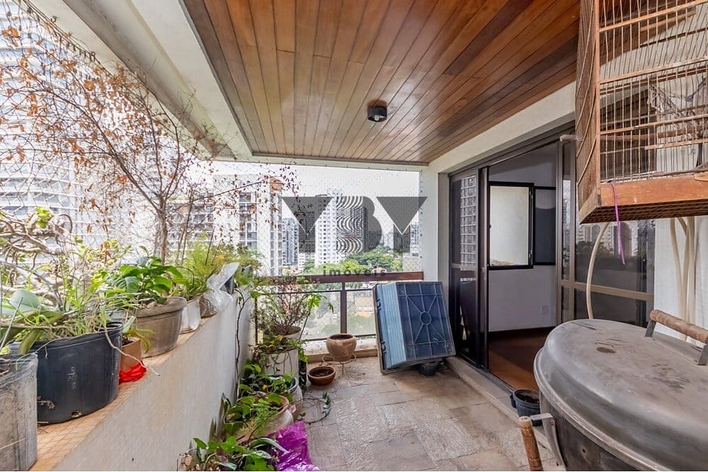 Apartamento à venda com 4 quartos, 209m² - Foto 1