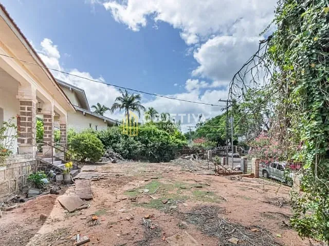 Terreno à venda, no bairro Cristal em Porto Alegre