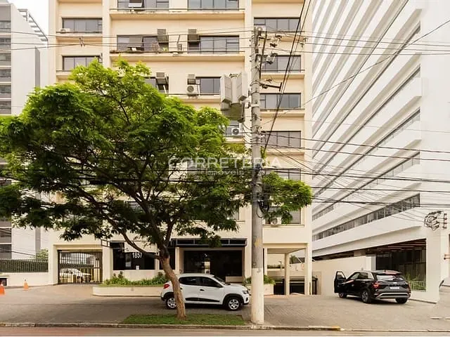 Sala à venda, no bairro Pinheiros em São Paulo