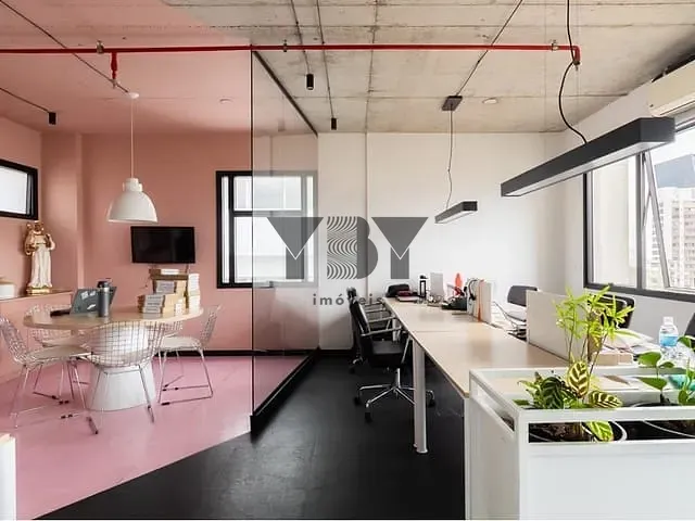 Sala à venda, no bairro Pinheiros em São Paulo