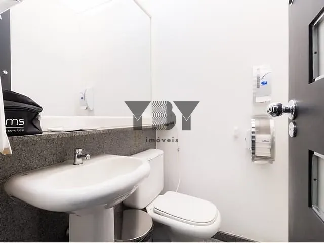 Sala à venda, no bairro Pinheiros em São Paulo