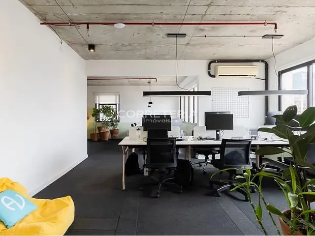 Sala à venda, no bairro Pinheiros em São Paulo