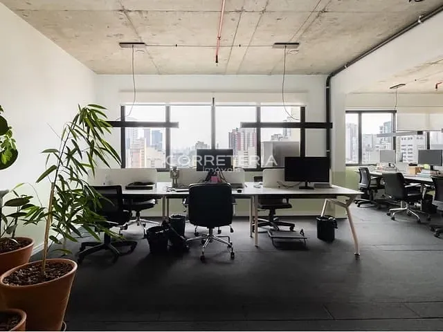 Sala à venda, no bairro Pinheiros em São Paulo