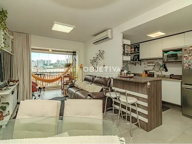 Apartamento 3 quartos e 2 banheiros, à venda, no bairro Passo da Areia em Porto Alegre