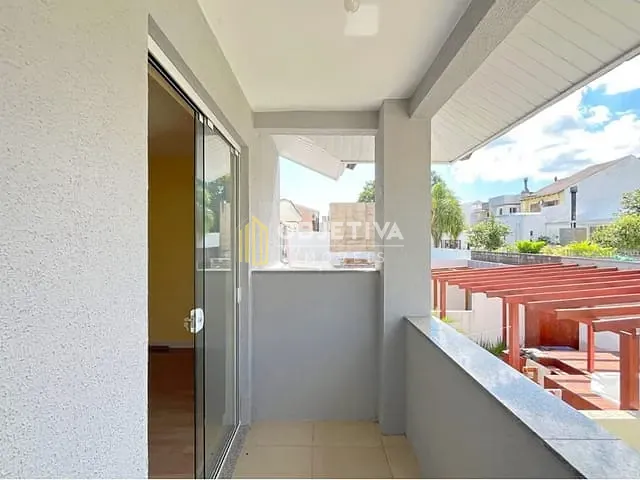Casa 3 quartos e 4 banheiros, à venda, no bairro Hípica em Porto Alegre