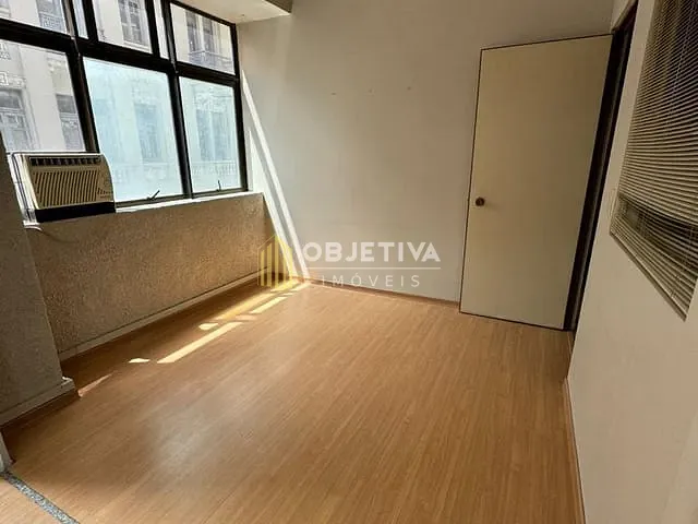 Sala à venda, no bairro Centro Histórico em Porto Alegre