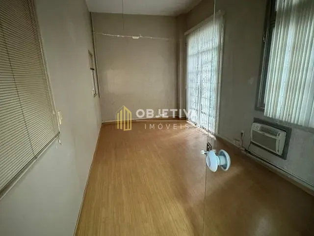Sala à venda, no bairro Centro Histórico em Porto Alegre