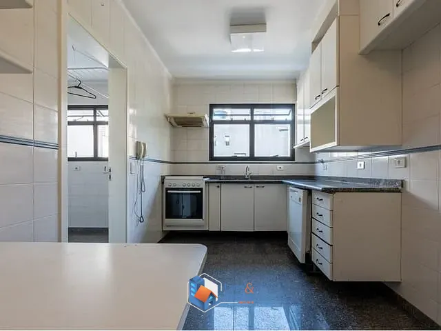 Apartamento 4 quartos e 5 banheiros, à venda, no bairro Moema em São Paulo