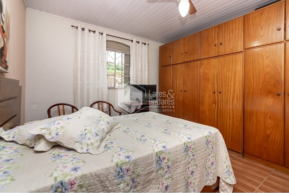 Casa à venda com 3 quartos, 81m² - Foto 4