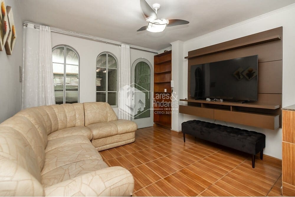 Casa à venda com 3 quartos, 81m² - Foto 1