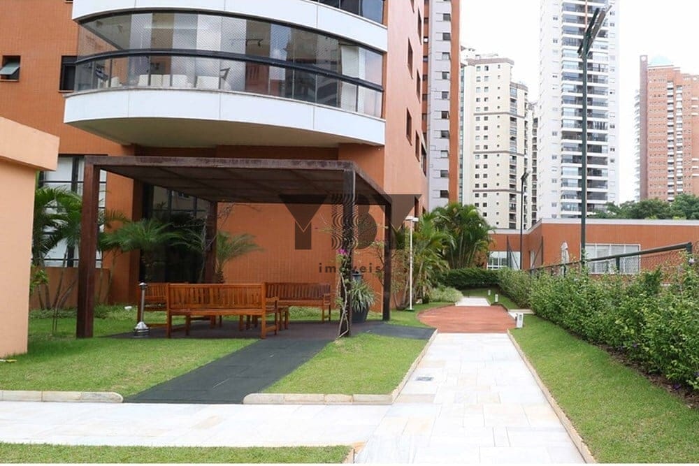 Apartamento à venda com 3 quartos, 195m² - Foto 2