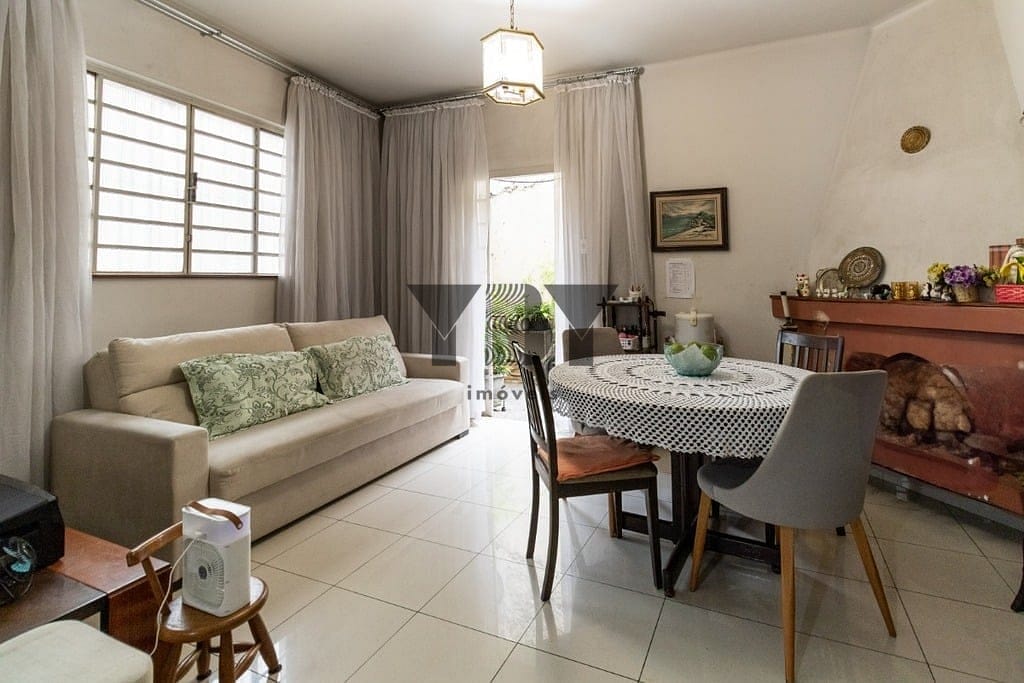 Casa à venda com 4 quartos, 128m² - Foto 1