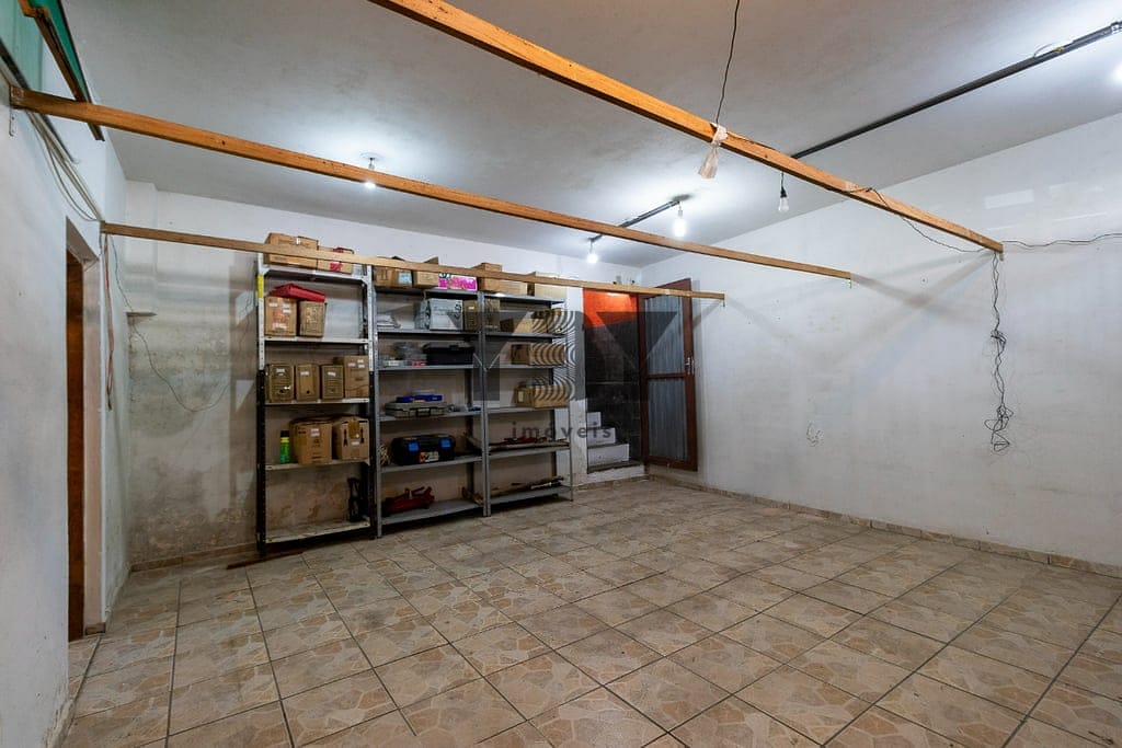 Casa à venda com 3 quartos, 330m² - Foto 32