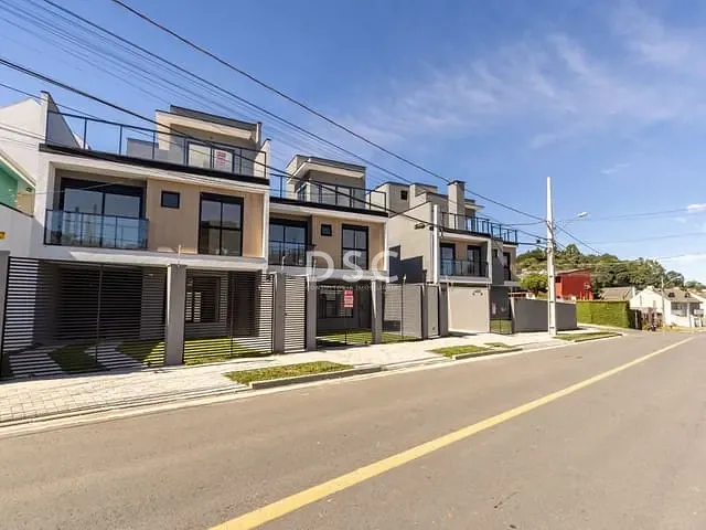 Casa 3 quartos e 3 banheiros, à venda, no bairro Pilarzinho em Curitiba