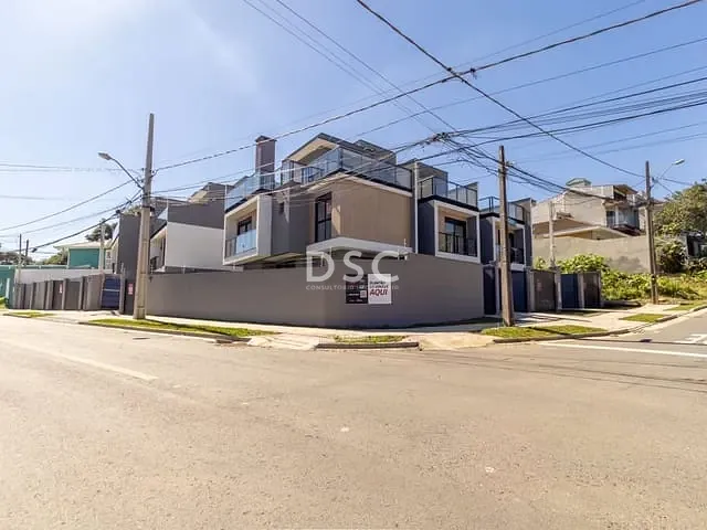 Casa 3 quartos e 3 banheiros, à venda, no bairro Pilarzinho em Curitiba