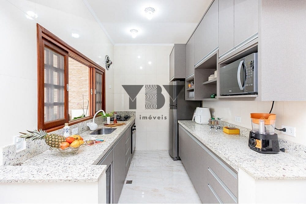 Casa à venda com 4 quartos, 200m² - Foto 34