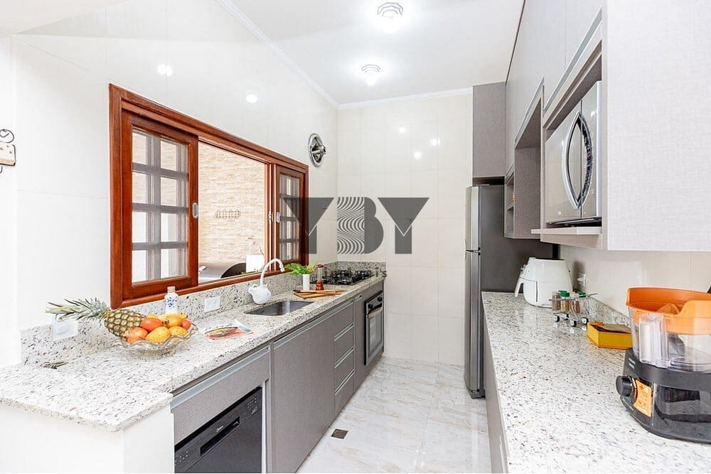 Casa à venda com 4 quartos, 200m² - Foto 37