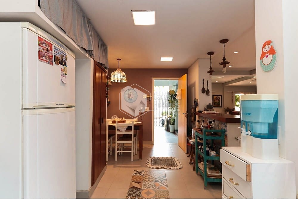 Casa, 4 quartos, 240 m² - Foto 33