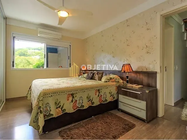 Casa 4 quartos e 4 banheiros, à venda, no bairro Teresópolis em Porto Alegre