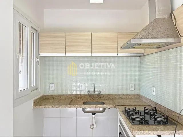 Casa 2 quartos e 2 banheiros, à venda, no bairro Guarujá em Porto Alegre
