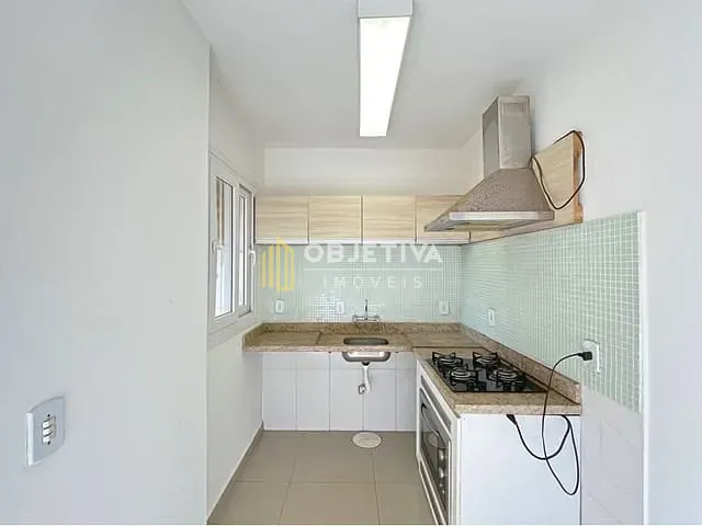 Casa 2 quartos e 2 banheiros, à venda, no bairro Guarujá em Porto Alegre