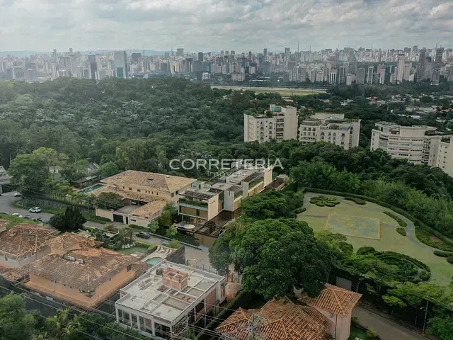 Casa 3 quartos e 5 banheiros, à venda, no bairro Cidade Jardim em São Paulo