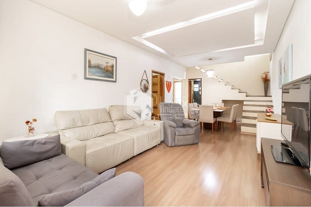 Casa à venda com 5 quartos, 265m² - Foto 1