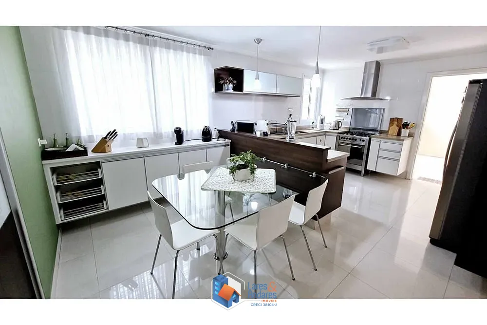 Casa, 3 quartos, 295 m² - Foto 2