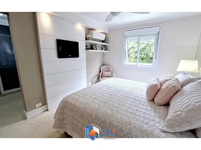 Casa 3 quartos e 5 banheiros, à venda, no bairro Caxingui em São Paulo