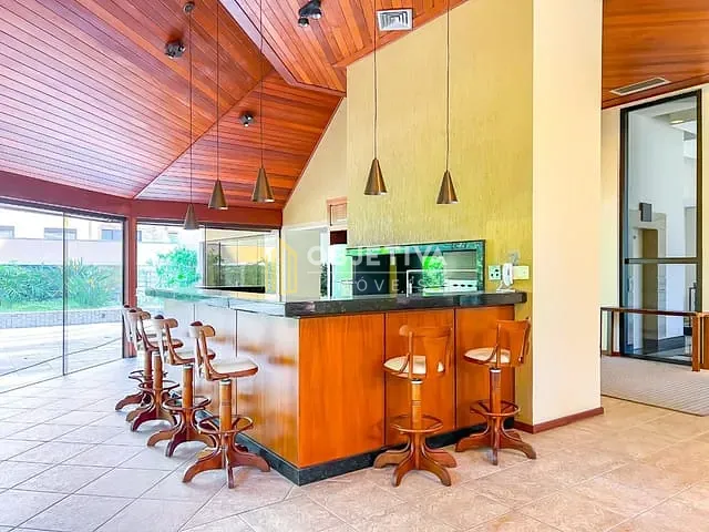 Apartamento 4 quartos e 6 banheiros, à venda, no bairro Petrópolis em Porto Alegre