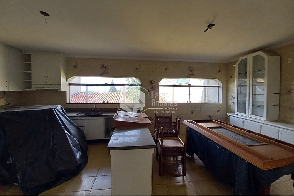 Casa à venda com 4 quartos, 377m² - Foto 7
