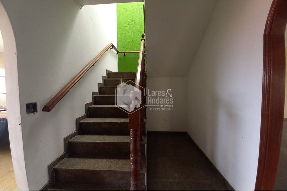 Casa à venda com 4 quartos, 377m² - Foto 8