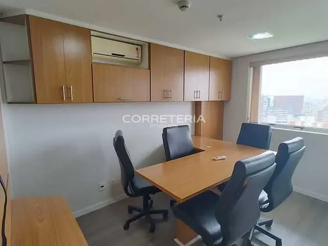 Sala à venda, no bairro Vila Mariana em São Paulo