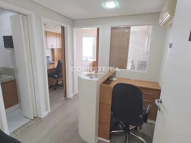 Sala à venda, no bairro Vila Mariana em São Paulo