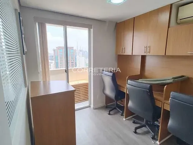 Sala à venda, no bairro Vila Mariana em São Paulo