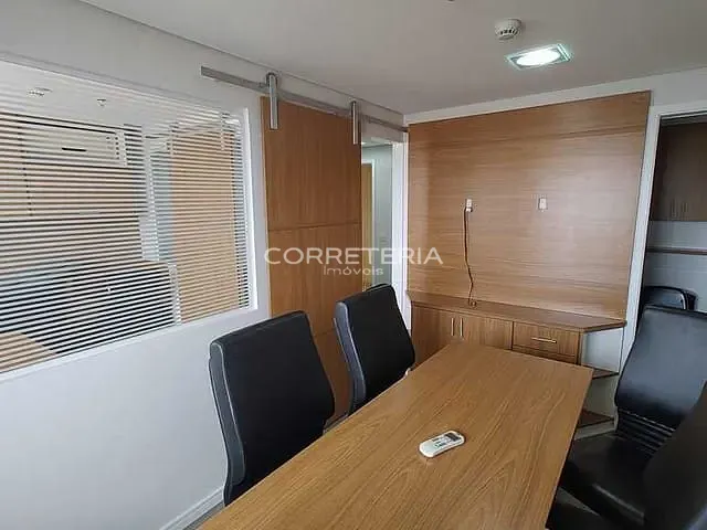 Sala à venda, no bairro Vila Mariana em São Paulo