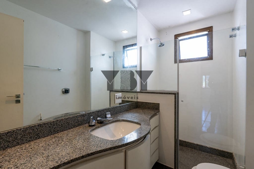 Apartamento à venda com 3 quartos, 232m² - Foto 3