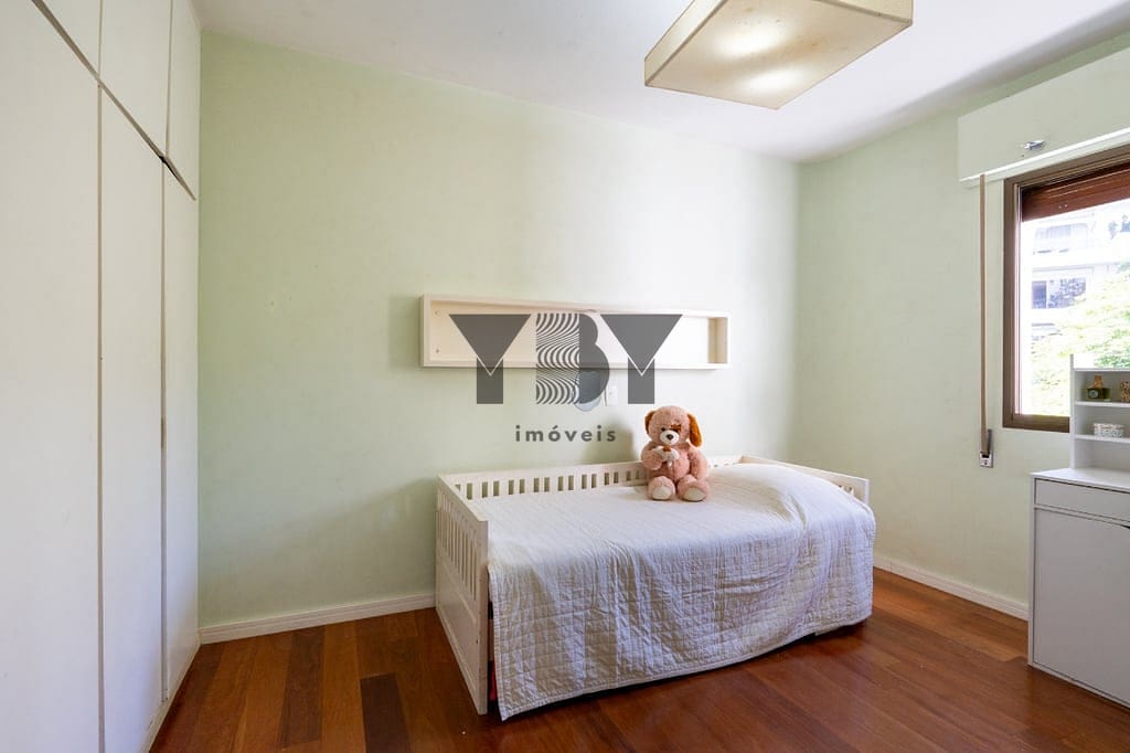 Apartamento à venda com 3 quartos, 232m² - Foto 4