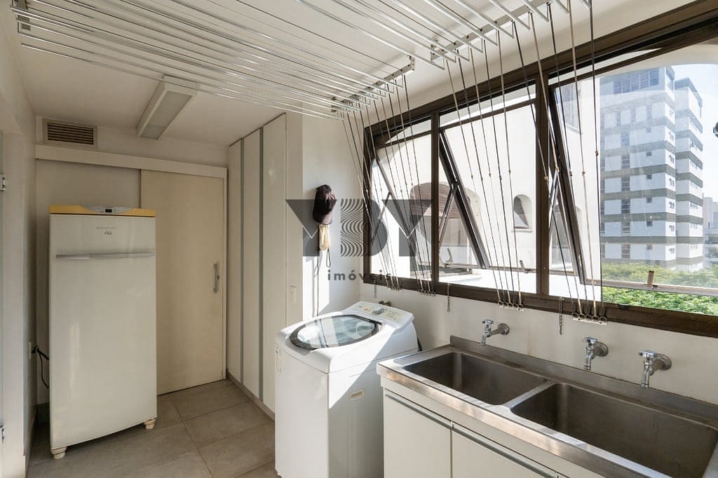 Apartamento à venda com 3 quartos, 232m² - Foto 17