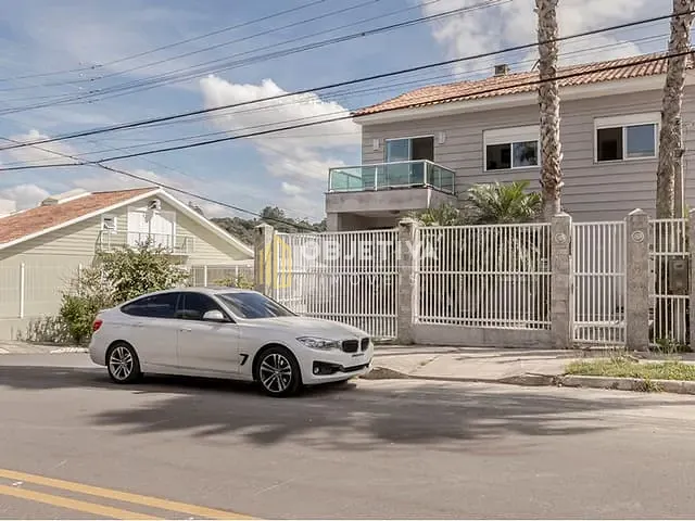 Casa 4 quartos e 4 banheiros, à venda, no bairro Lomba do Pinheiro em Porto Alegre