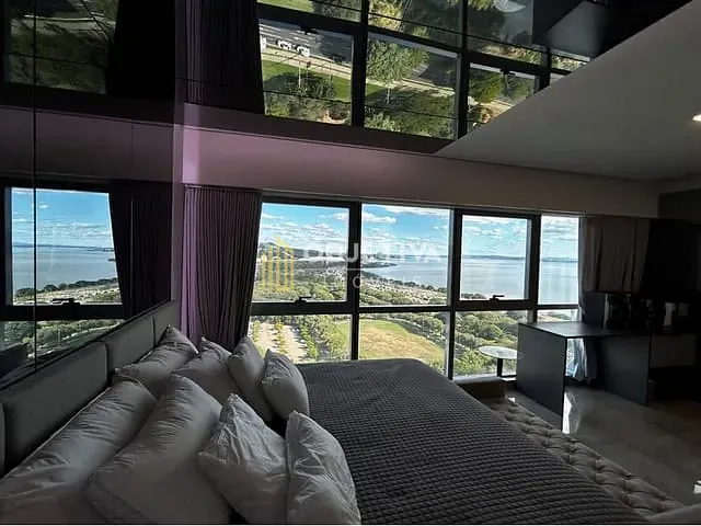 Apartamento 1 quarto e 2 banheiros, à venda, no bairro Menino Deus em Porto Alegre
