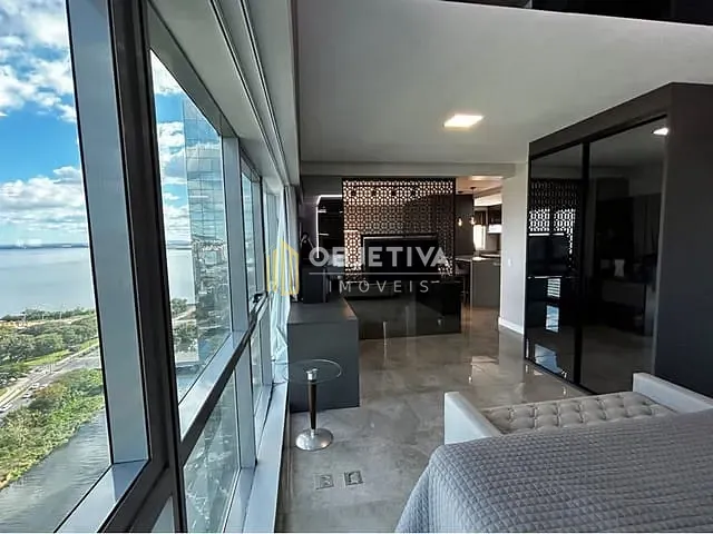 Apartamento 1 quarto e 2 banheiros, à venda, no bairro Menino Deus em Porto Alegre